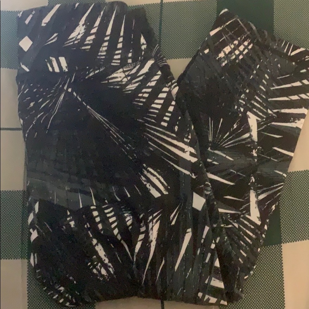 Old navy cropped leggings